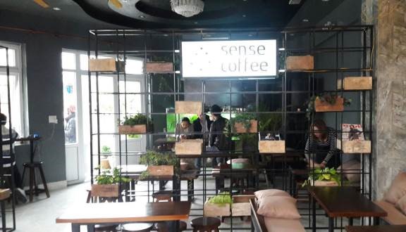 カフェ　ダラット　店内