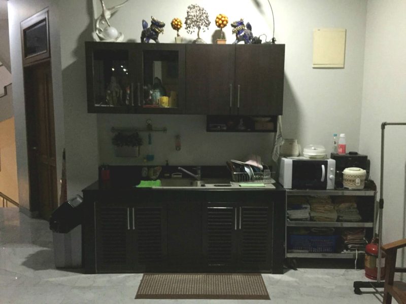 インドネシアの住居「コス」の共用キッチン