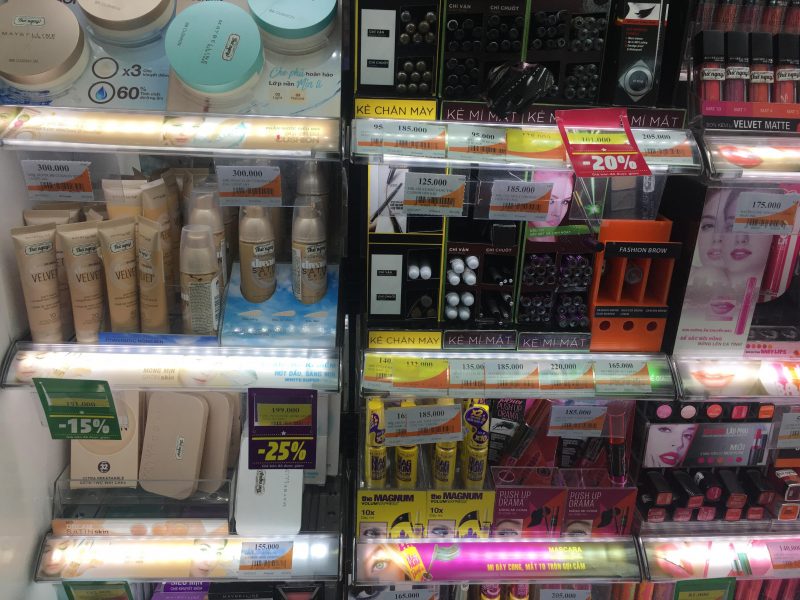 ベトナム　メイベリン